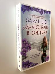 Billede af bogen Når violerne blomstrer