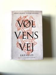 Billede af bogen Vølvens vej - Snehild