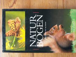 Billede af bogen Naturbogen - 1000 danske dyr og planter