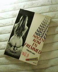 Billede af bogen Nøgen kom en fremmed