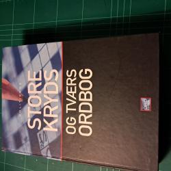 Billede af bogen Politikens store kryds og tværs ordbog