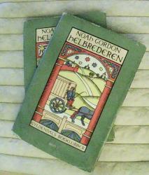 Billede af bogen Helbrederen - Bind 1+2 Billede af bogen Helbrederen - Bind 1+2