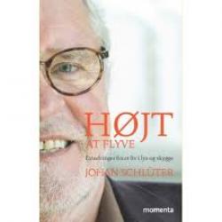 Billede af bogen Højt at flyve - erindringer fra et liv i lys og skygge Billede af bogen Højt at flyve - erindringer fra et liv i lys og skygge