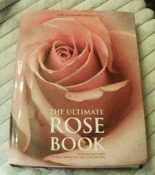 Billede af bogen The Ultimate Rose Book