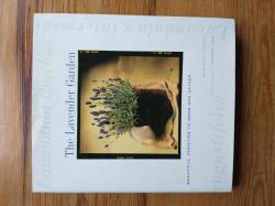 Billede af bogen The Lavender Garden