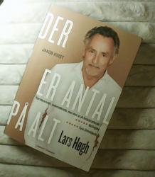 Billede af bogen Lars Høgh - Der er antal på alt