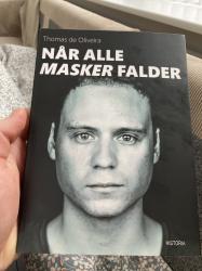 Billede af bogen Når alle masker falder