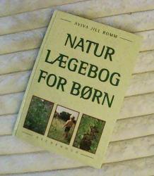 Billede af bogen Naturlægebog for børn