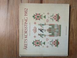 Billede af bogen Håndarbejdets Fremme - Årets Korssting 1982 - Nye navneklude