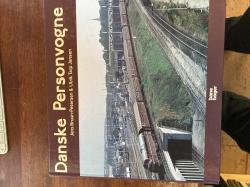 Billede af bogen Danske Personvogne Billede af bogen Danske Personvogne