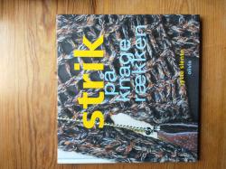 Strik på knagerækken