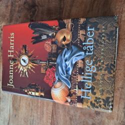 Billede af bogen Hellige tåber Billede af bogen Hellige tåber