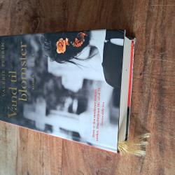 Billede af bogen Vand til blomster