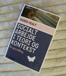 Billede af bogen Socialt arbejde i teori og kontekst