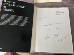 Billede af bogen Bogen om syngepigerne og bakken