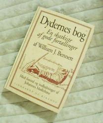 Billede af bogen Dydernes bog - En skatkiste af gode fortællinger Billede af bogen Dydernes bog - En skatkiste af gode fortællinger